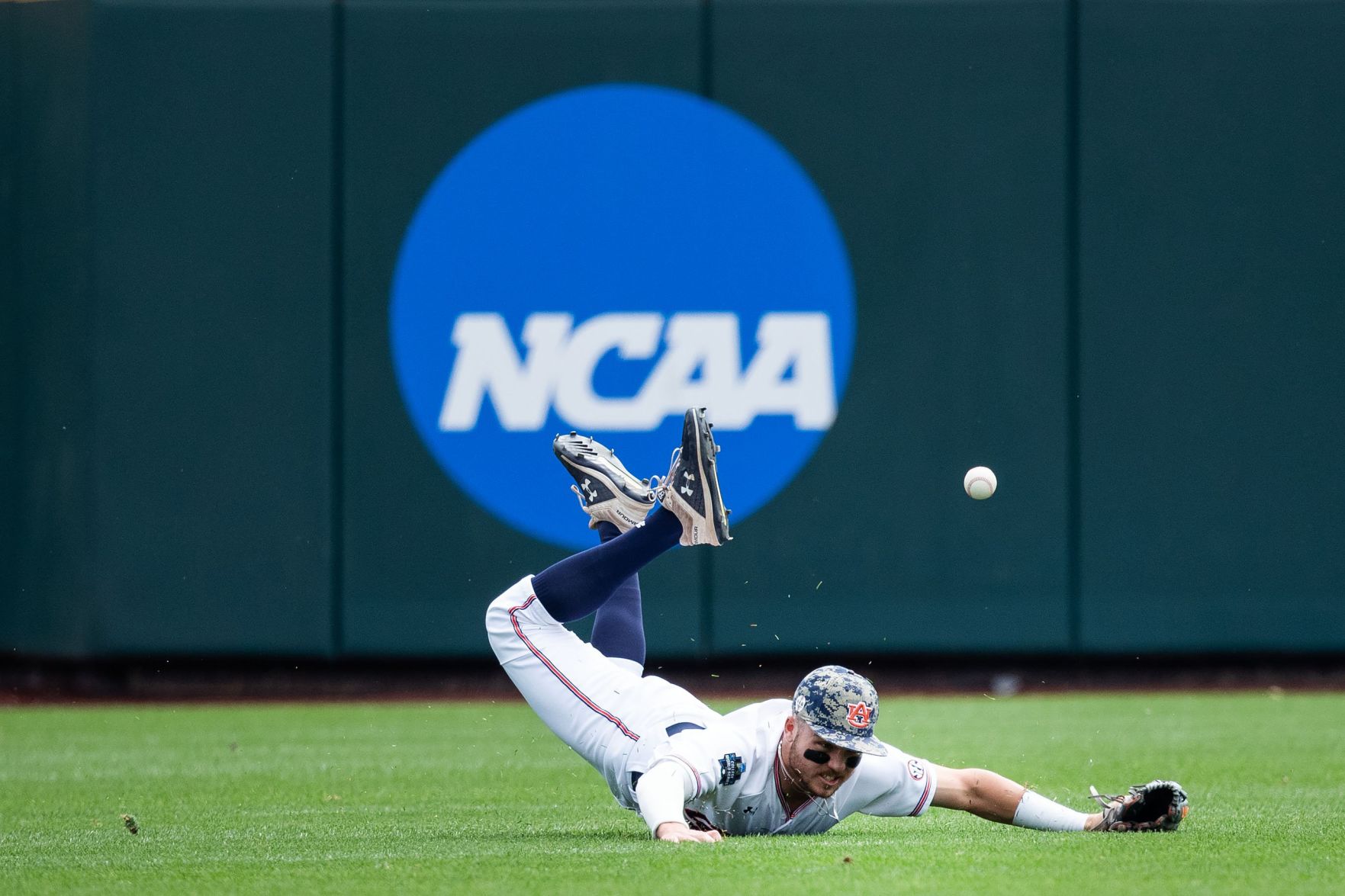Auburn vs. Louisville at the College World Series